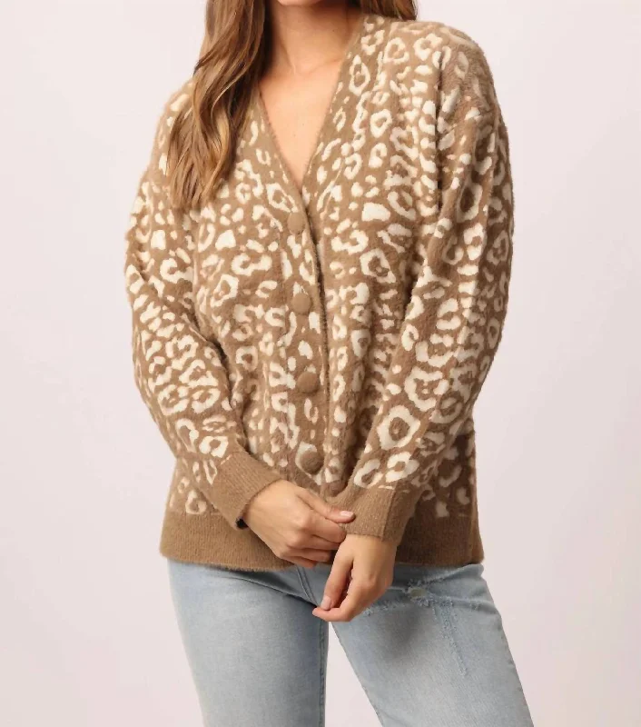 Makie Sweater in Two-Tone Animal Turtle Neck Boat Neck Asymmetrical Neck