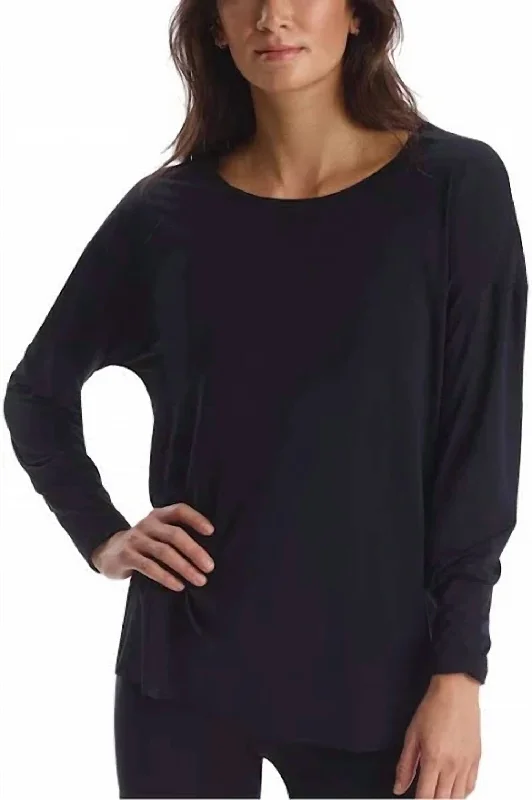 Butter Long Sleeve Oversized Tee In Black Seamless Knitted Crochet
