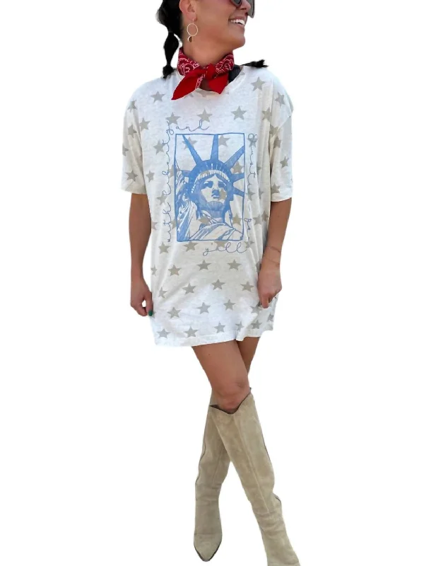 Lady Liberty Graphic Tee Top In Oatmeal Front Pockets Side Pockets Patch Pockets
