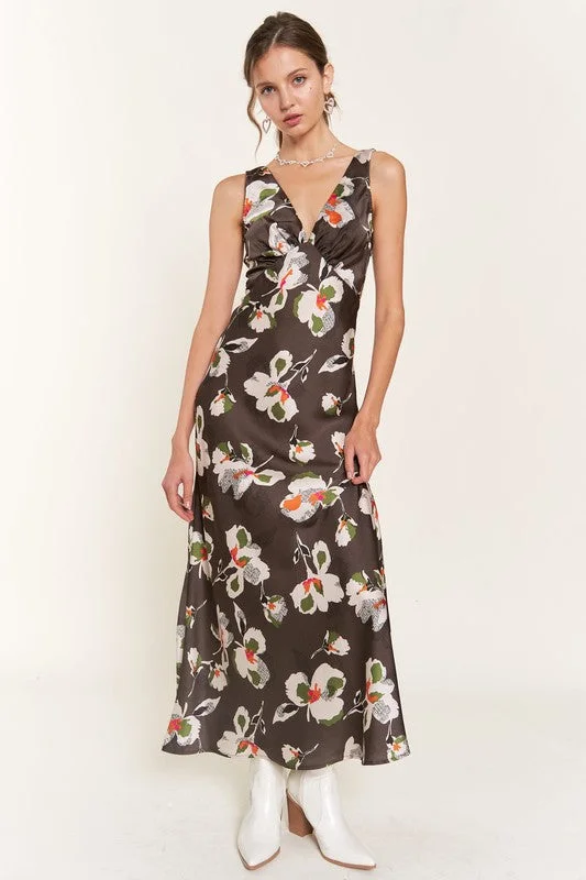 MOCHA SATIN FLORAL PRINT SLEEVELESS MAXI DRESS IBD8951 Comfortable Fit-and-Flare Maxi Dress