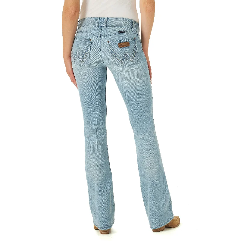 Wrangler USA Ladies Retro Mae Jean - 34" and 36" Leg - 112315026 Trendy Wide-Leg High-Waist Denim Wrangler USA Ladies Retro Mae Jean - 34" and 36" Leg - 112315026 Trendy Wide-Leg High-Waist Denim