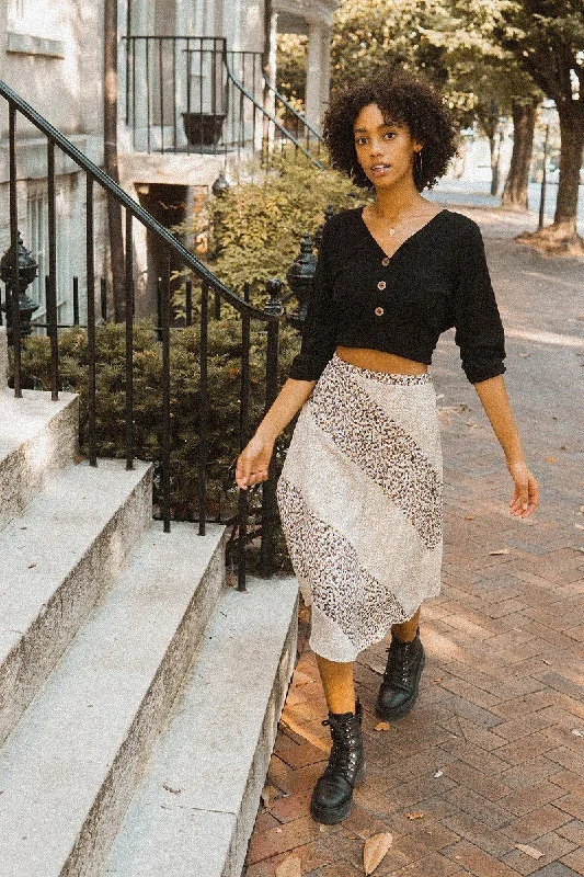 A Floral-print Woven Midi Skirt corduroy skirt cozy